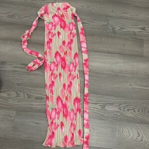 Floral Pink and Cream Pleated Scarf